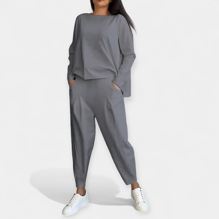 Modern smickrande klänning