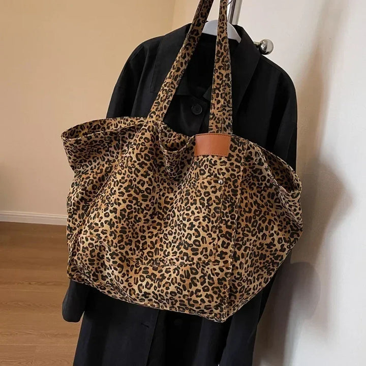 Snygg leopardväska