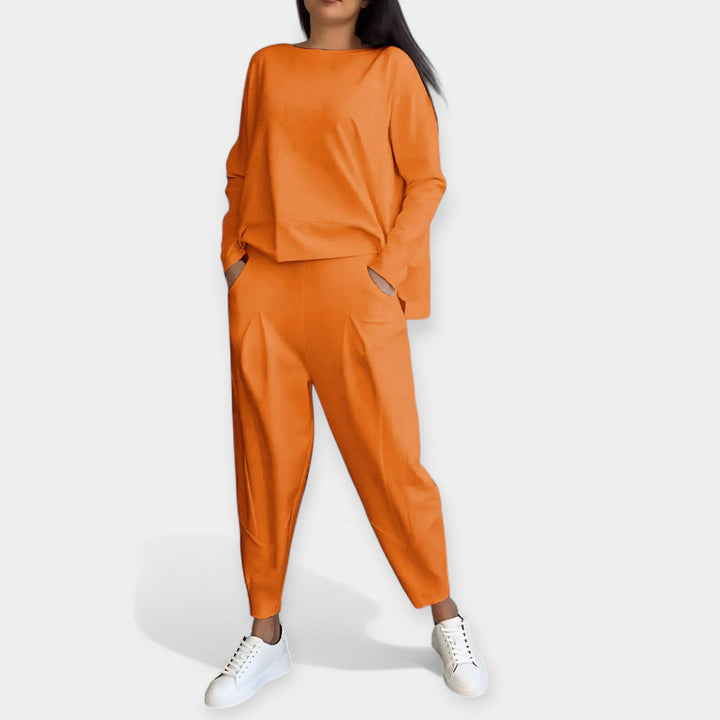 Modern smickrande klänning