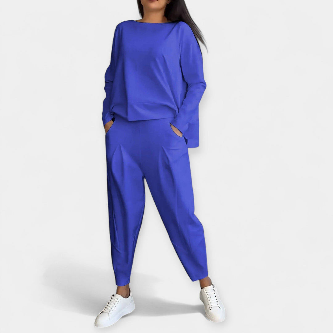 Modern smickrande klänning