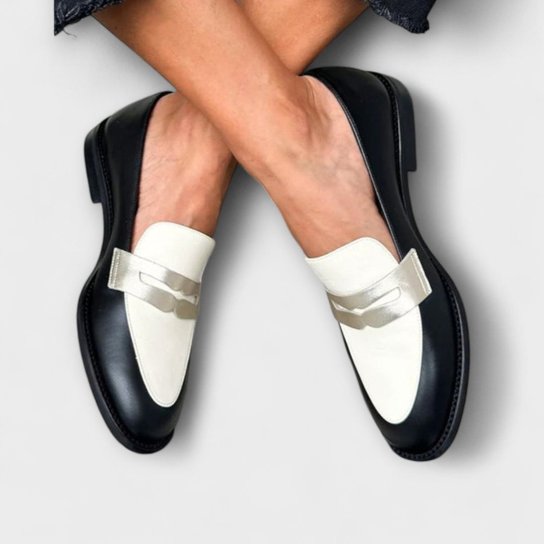 Lovisa™ | Svarta loafers med metallisk glans